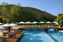Luxus-Woche auf Korfu im tollen 5* Design-Hotel mit HP & Flug für 533€
