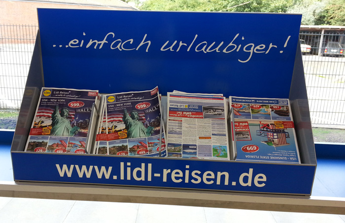 LIDL-Reisen-Prospekte-im-Supermarkt