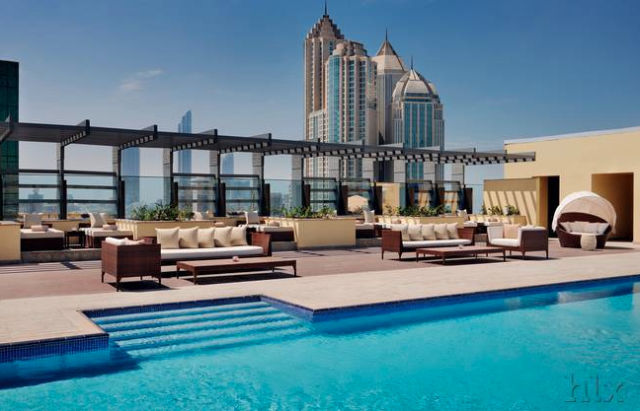 HLX_Southern_Sun_Abu_Dhabi_Pool_Terrasse