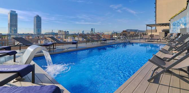 h10 marina barcelona rooftop pool