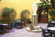 fruehstuecksinnenhof hostal loreto