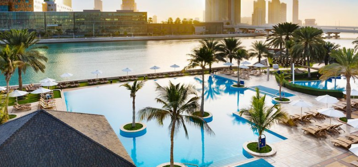 beach rotana abu dhabi pool
